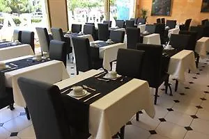 普拉特德阿罗酒店 2*